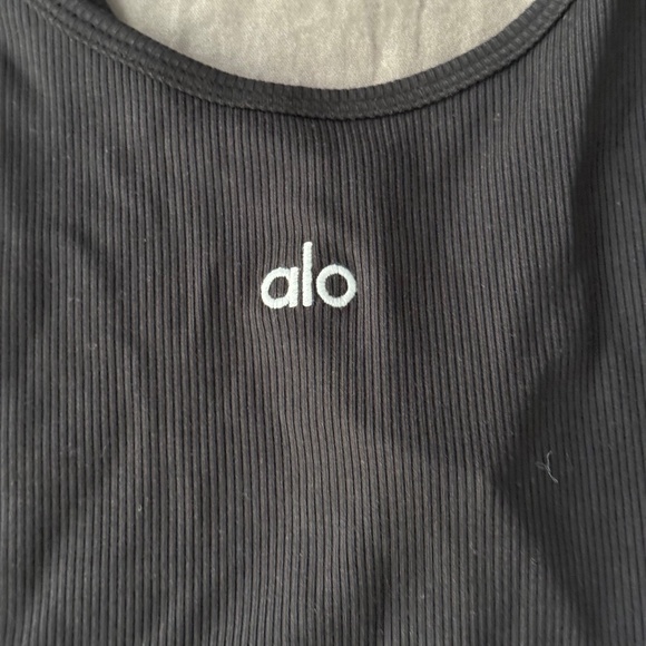 ALO Yoga tank - Picture 2 of 4